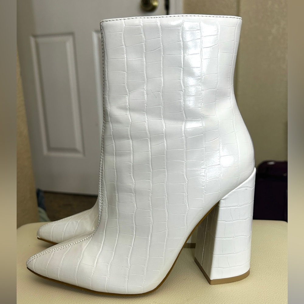 PrettyLittleThing White Heeled Boots with Chunky Block Heel